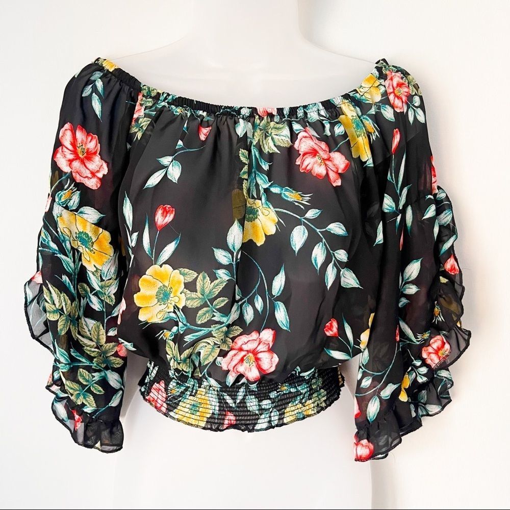 LOVE TREE | Cute Floral Crop Top with Ruffle Sleeves 🌸